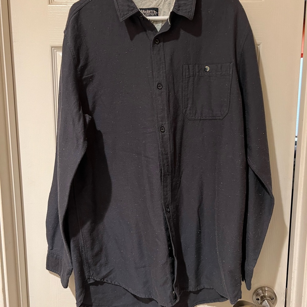 Modern Amusement Mens long sleeve button down shirt. Size XL